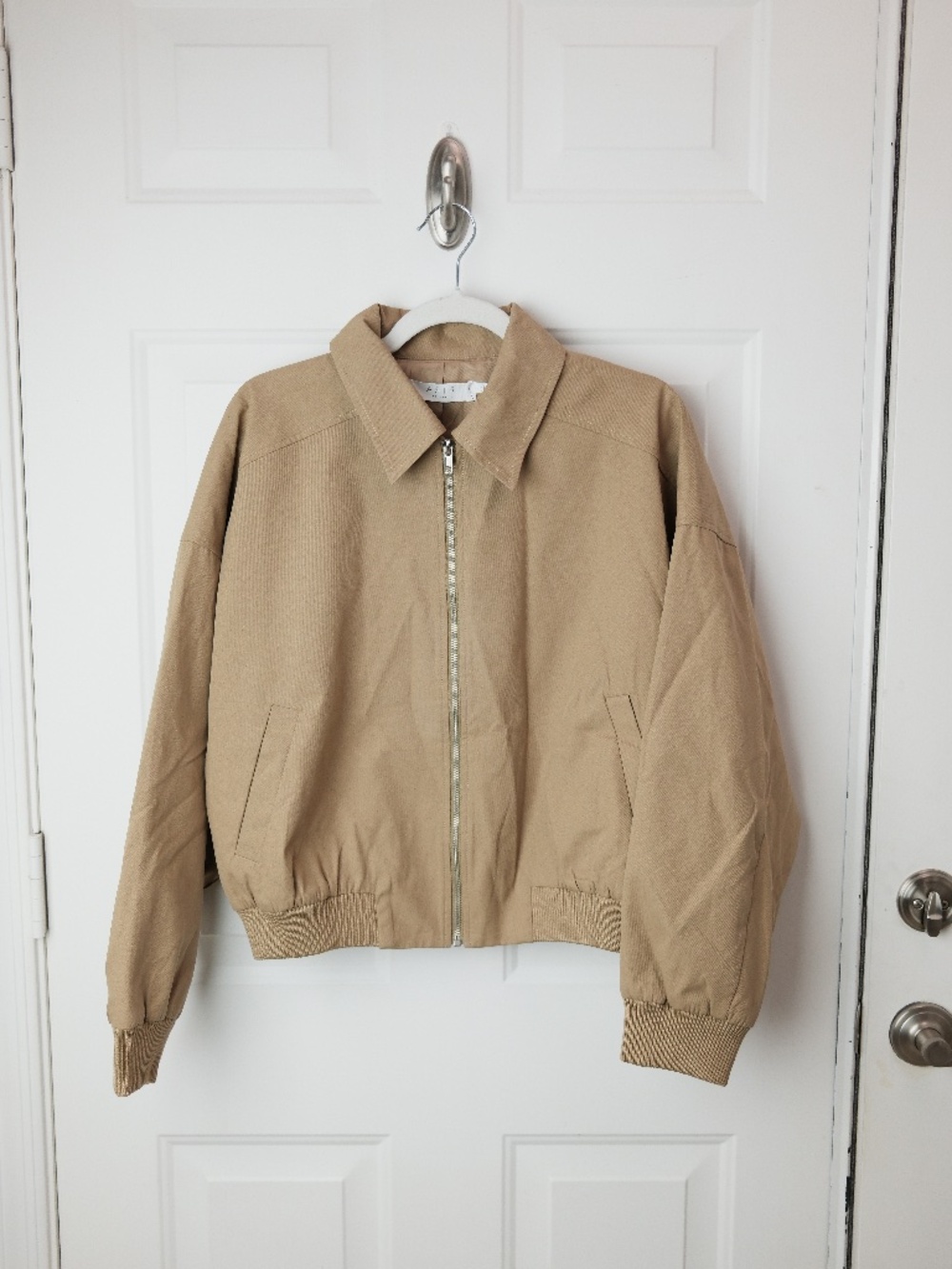 ASTR Sandstorm Bomber Jacket Womens Large Tan Zip Front Cropped NWT 100% Cotton